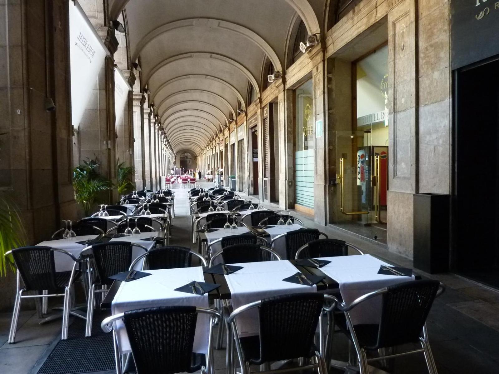Roma Reial Hotel Barcelona Exterior foto