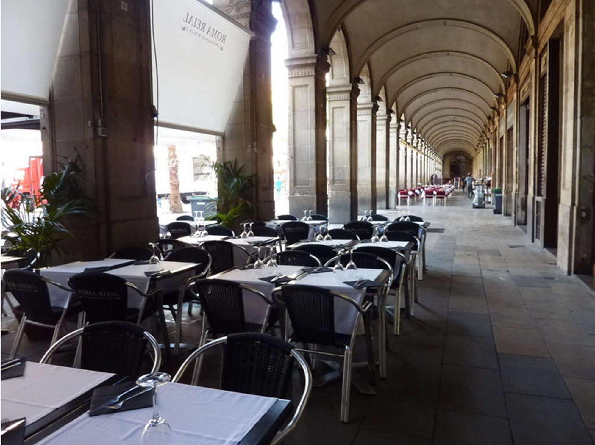 Roma Reial Hotel Barcelona Exterior foto